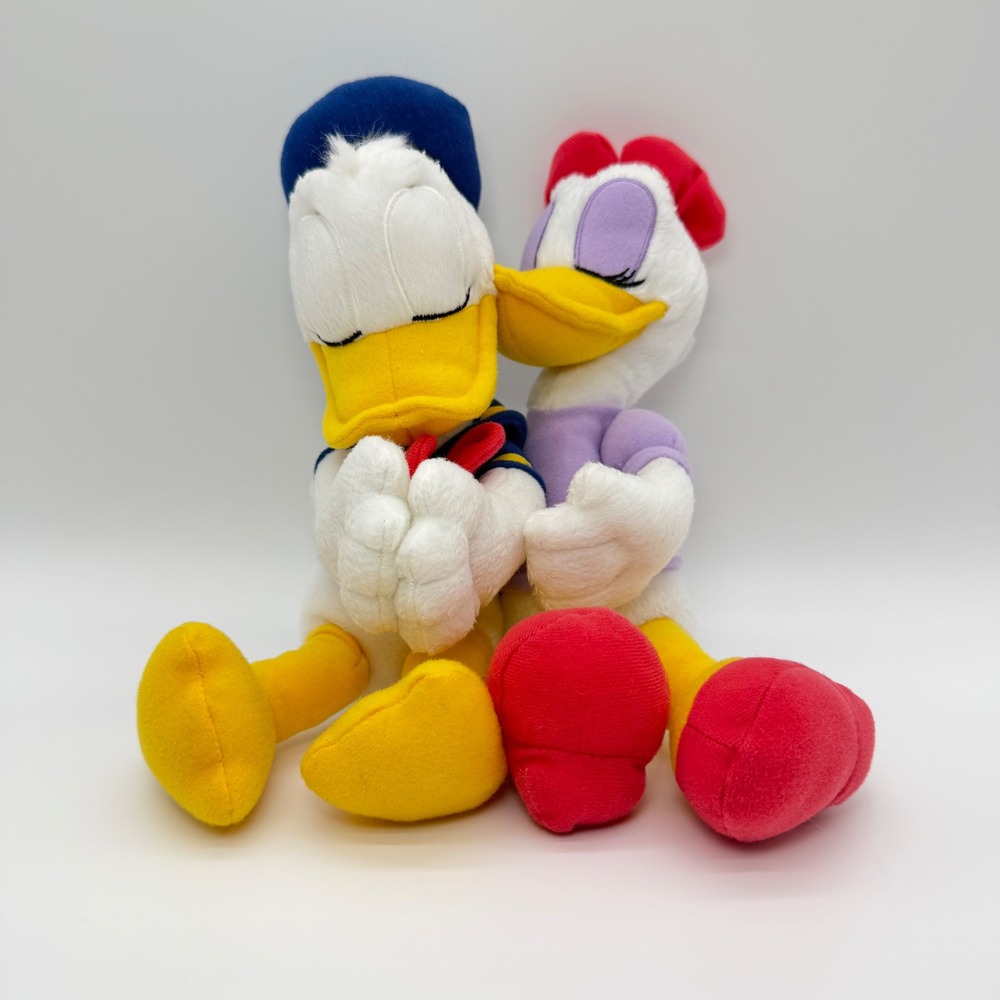 Disney Donald and Daisy Duck Kissing Hugging Plush Stuffed Animal Toy 8 Inch